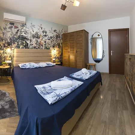Lumen Port Apartment