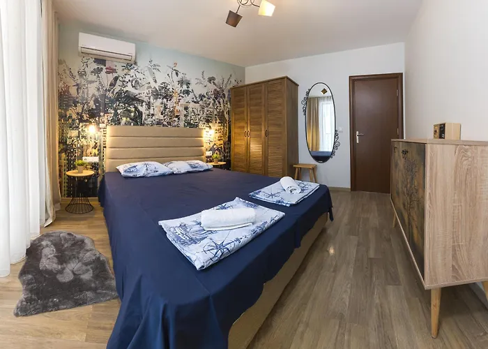Lumen Port Apartment